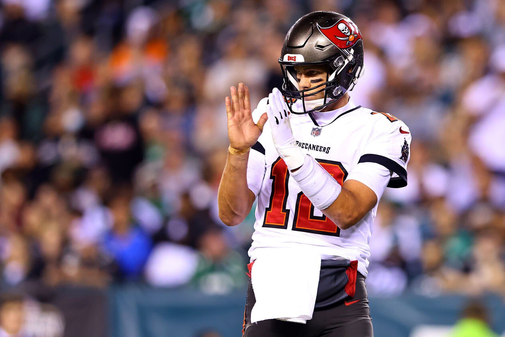PHILADELPHIA (9-8) AT TAMPA BAY (13-4)